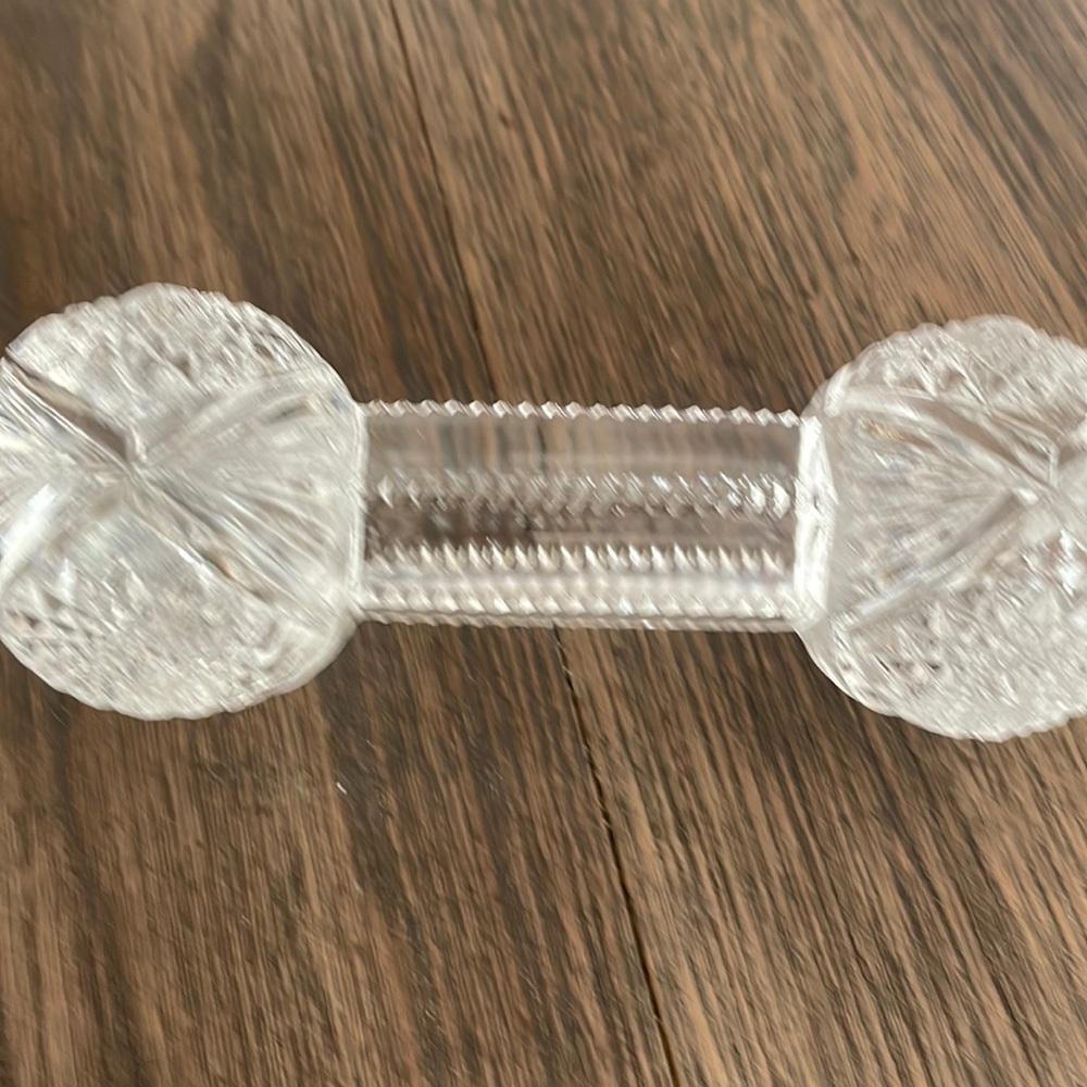 Vintage cut crystal knife rest.
